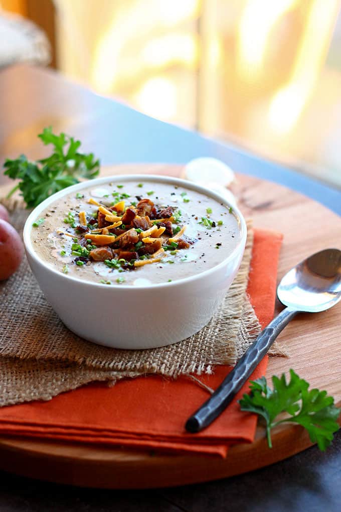 Vegan Baked Potato Soup - ilovevegan.com #vegan #vegetarian #glutenfree @LittlePotatoCo