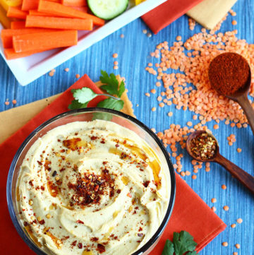 Roasted Garlic Red Lentil Hummus - This deliciously creamy hummus is made with 1/2 chickpeas and 1/2 red lentils for a boost of protein and fibre. - ilovevegan.com #vegan #soyfree #glutenfree
