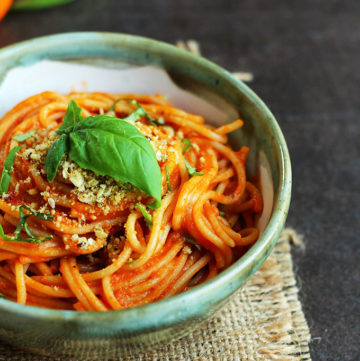 Simple Roasted Tomato Sauce and Garlic Toast - ilovevegan.com